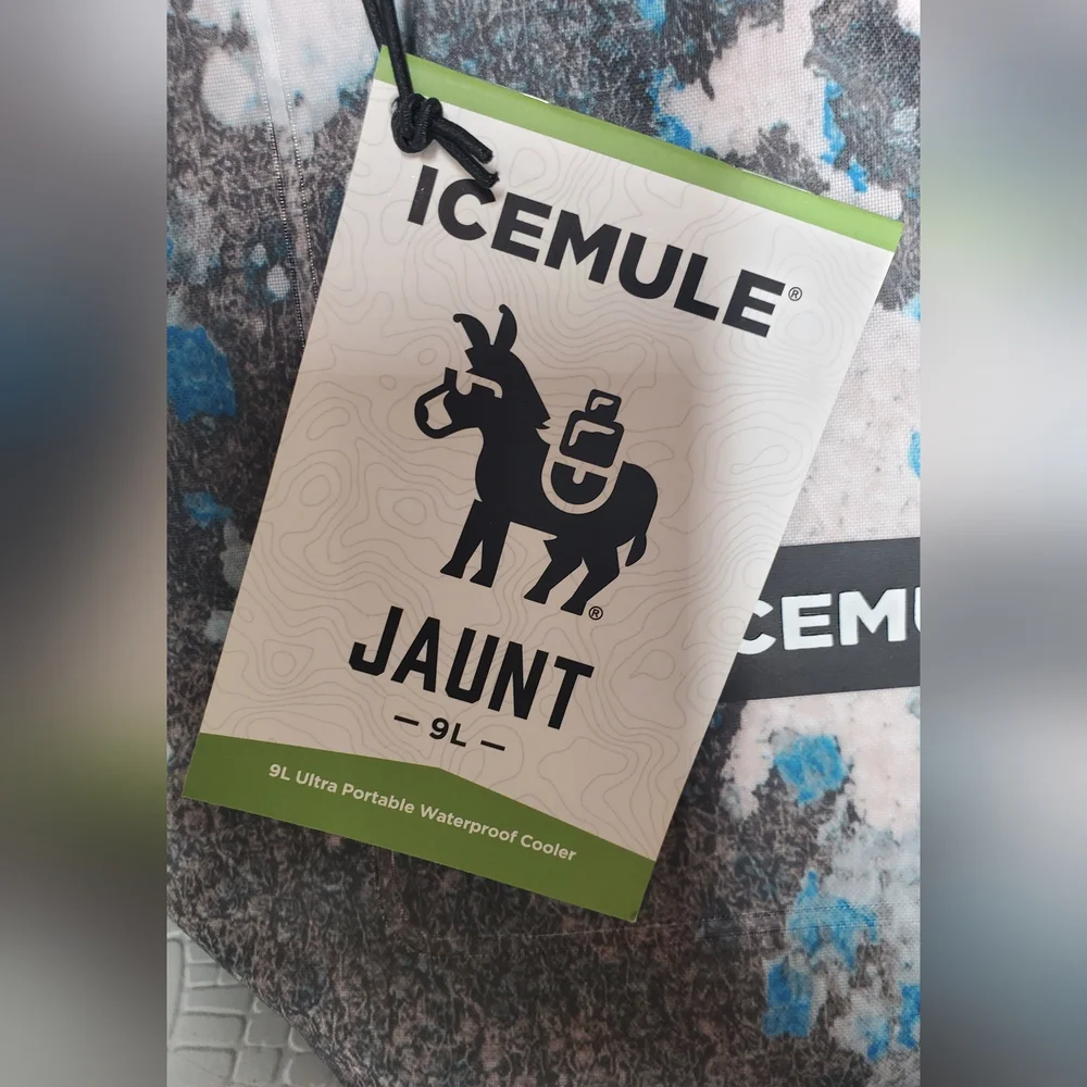 ICEMULE NWT Jaunt 9L Collapsible Waterproof Canouflage Blue and Black  Backpack